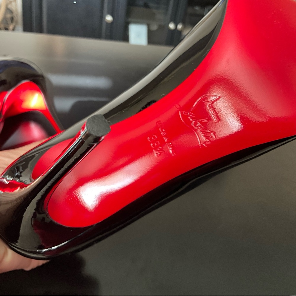 Christian Louboutin Black Patent Leather Heels So Kate - Picture 5 of 11